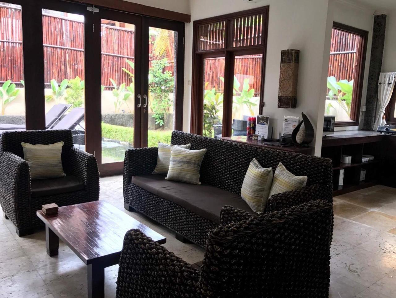 Kuta Holiday Villas Εξωτερικό φωτογραφία